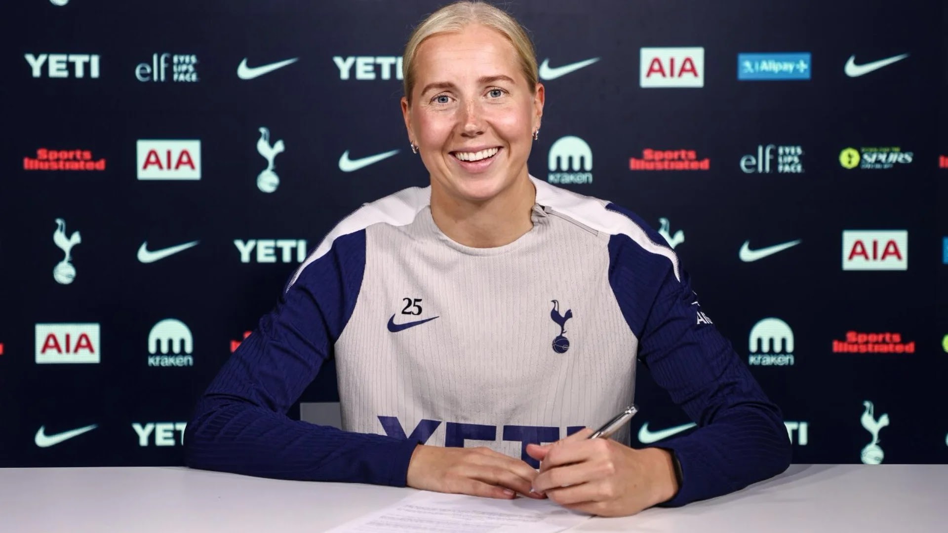 Eveliina Summanen Signs New Spurs Contract